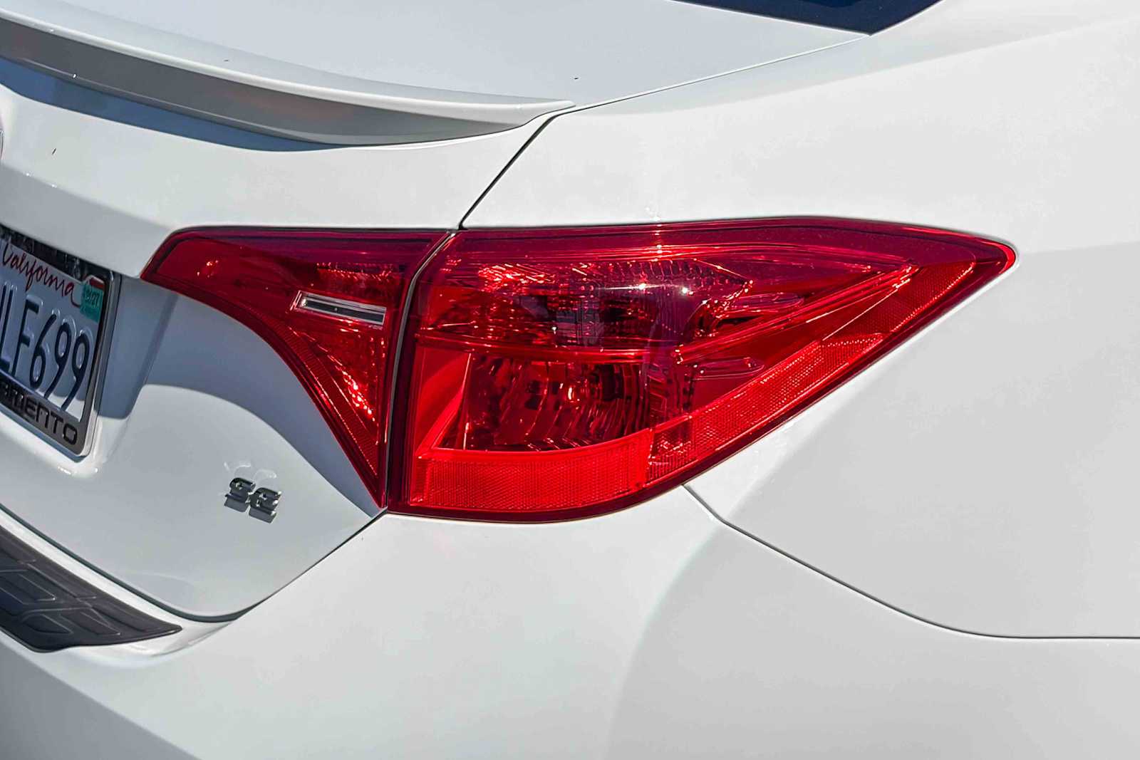 2019 Toyota Corolla SE photo 3