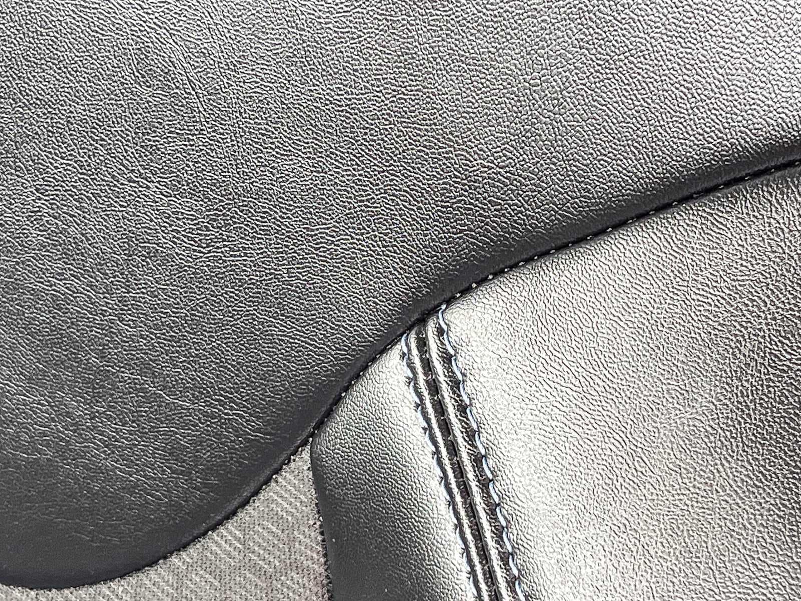 Thumbnail: 2019 Jeep Cherokee - 24