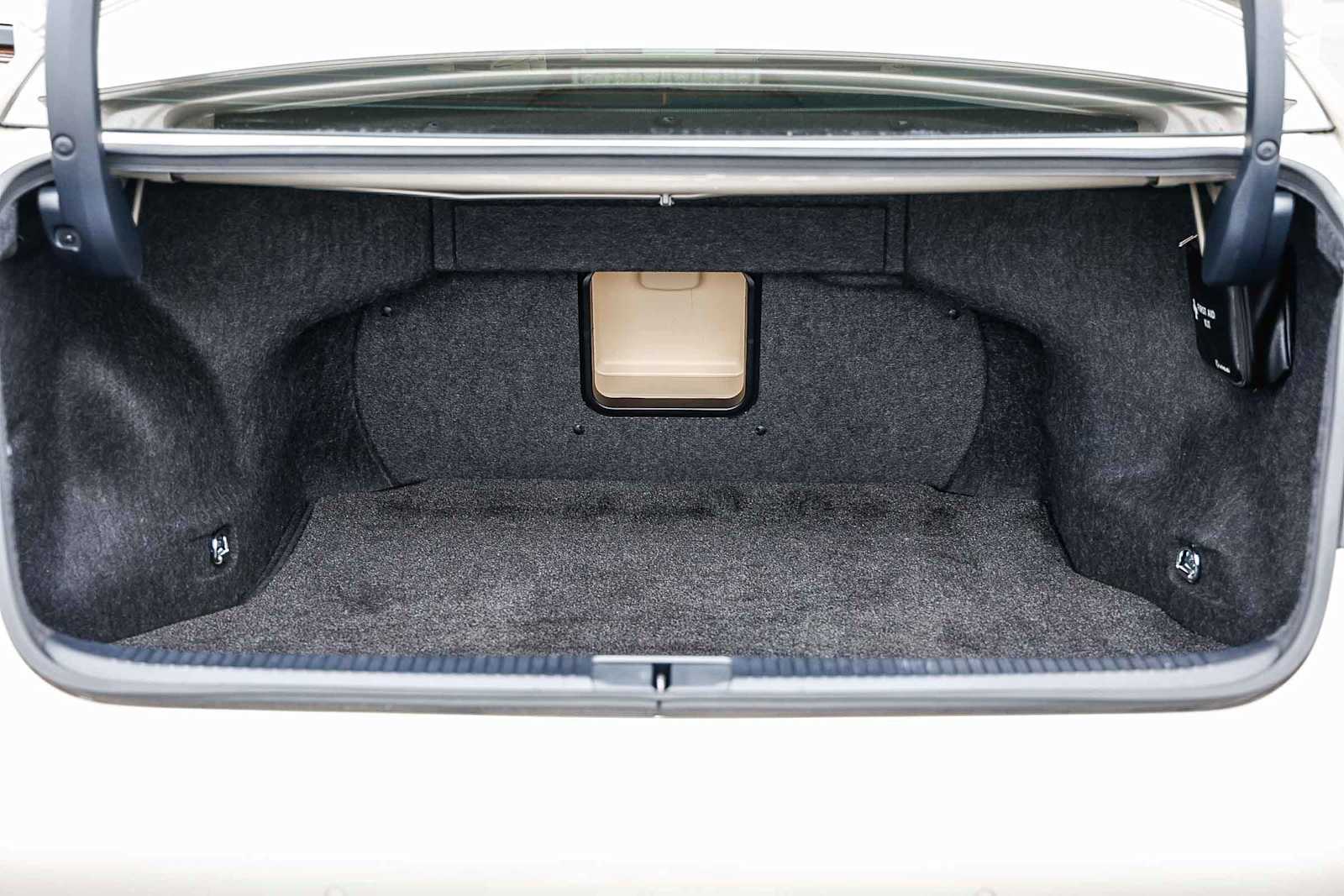 Thumbnail: 2013 Lexus ES - 26