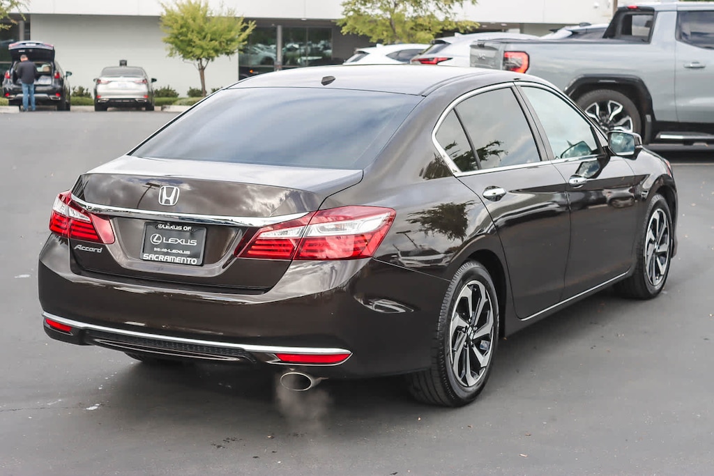 Used 2017 Honda Accord EX-L w/Navi & Honda Sensing Sedan