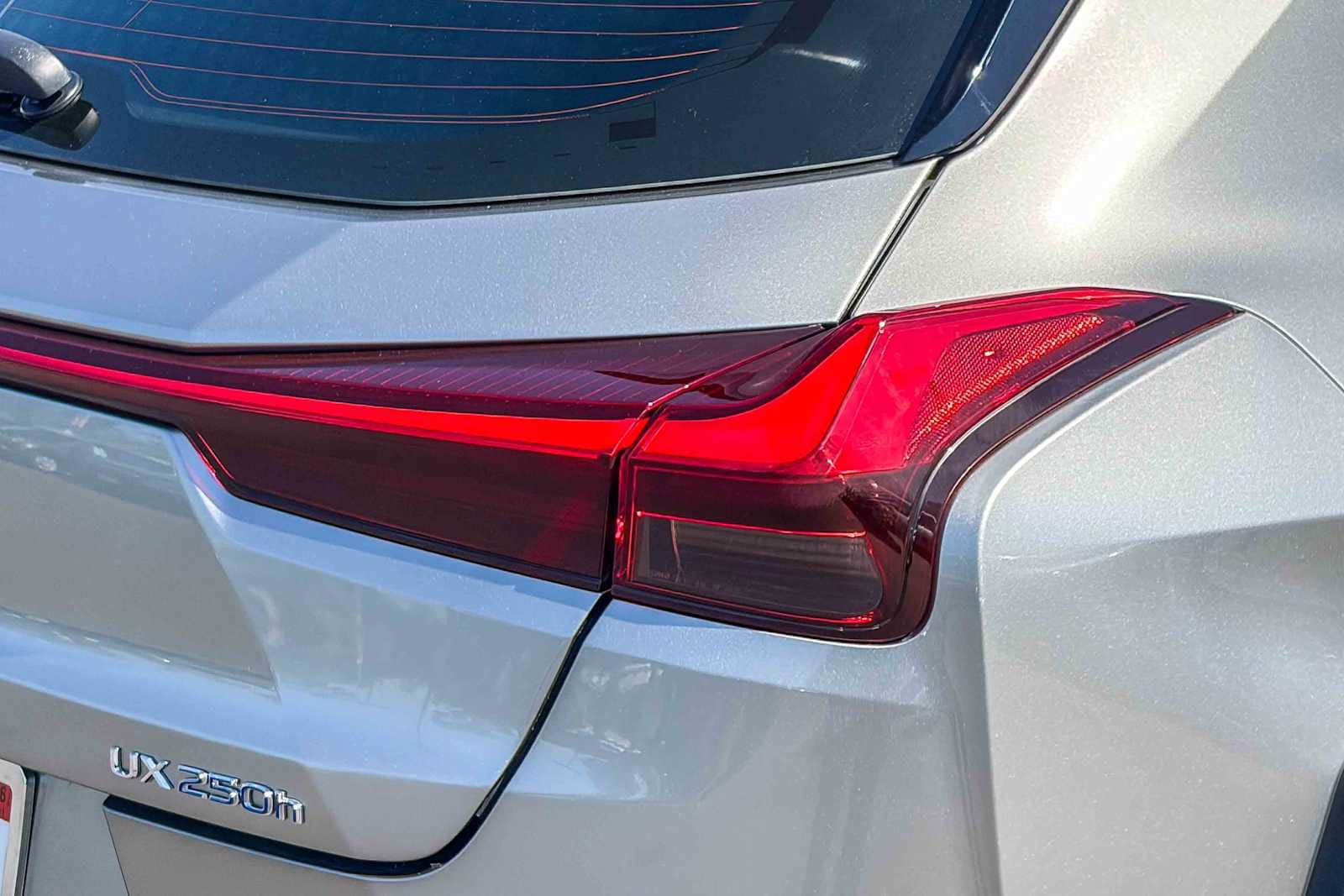 2022 LEXUS UX 250h photo 3