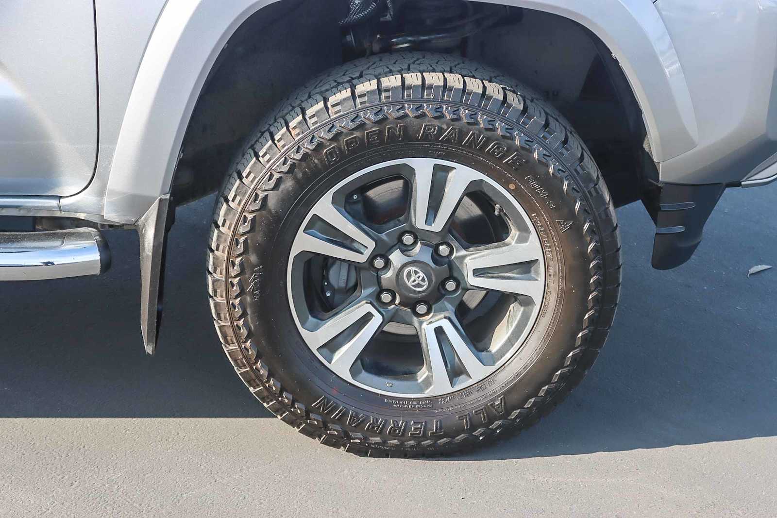 Thumbnail: 2016 Toyota Tacoma - 9