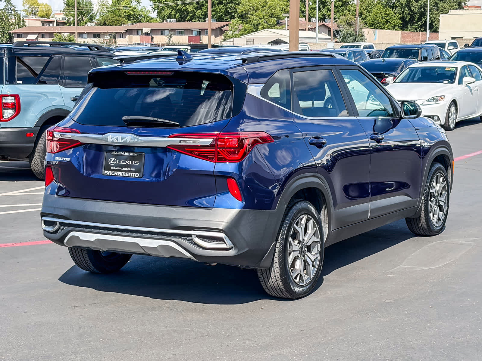 Thumbnail: 2023 Kia Seltos - 4