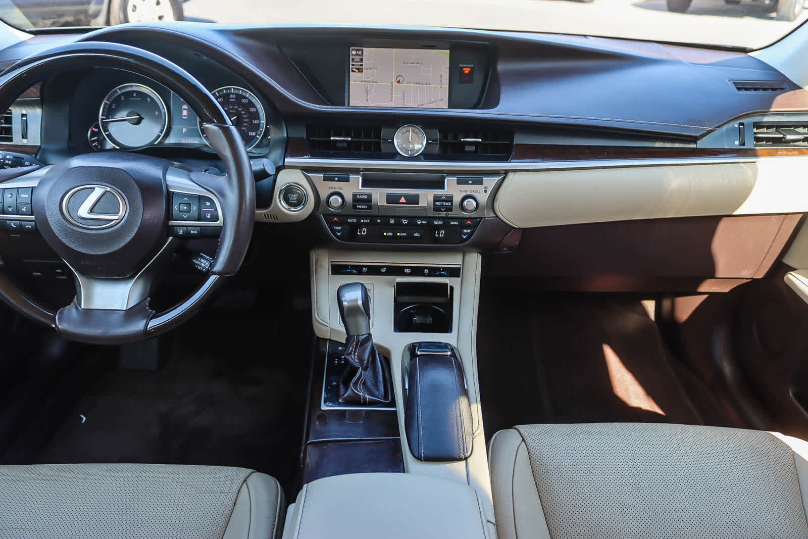 Thumbnail: 2017 Lexus ES - 11