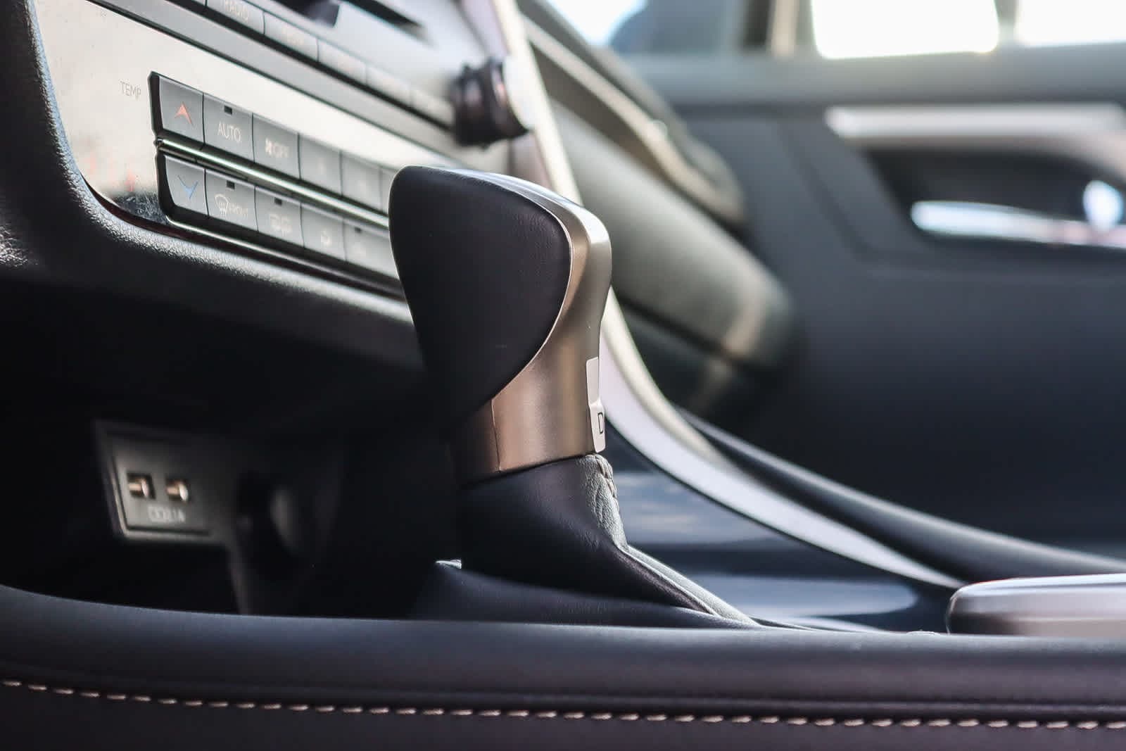 Thumbnail: 2022 Lexus RX - 22