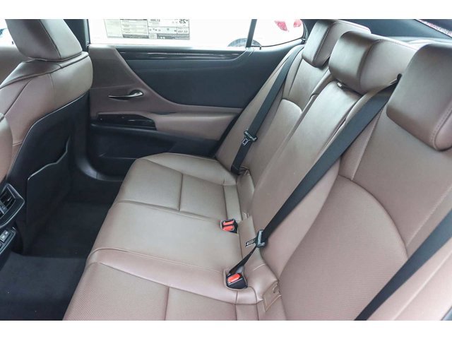 Thumbnail: 2025 Lexus ES - 18