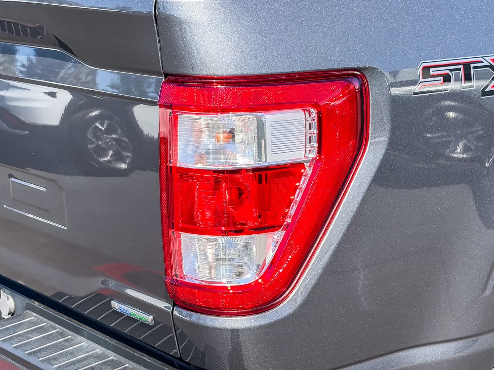 2023 Ford F-150 photo 3