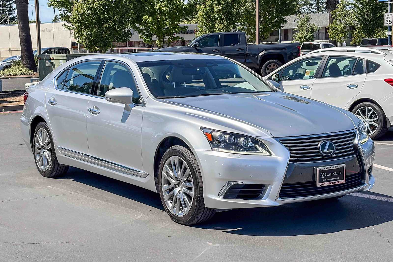 2015 LEXUS LS 460 L photo 4