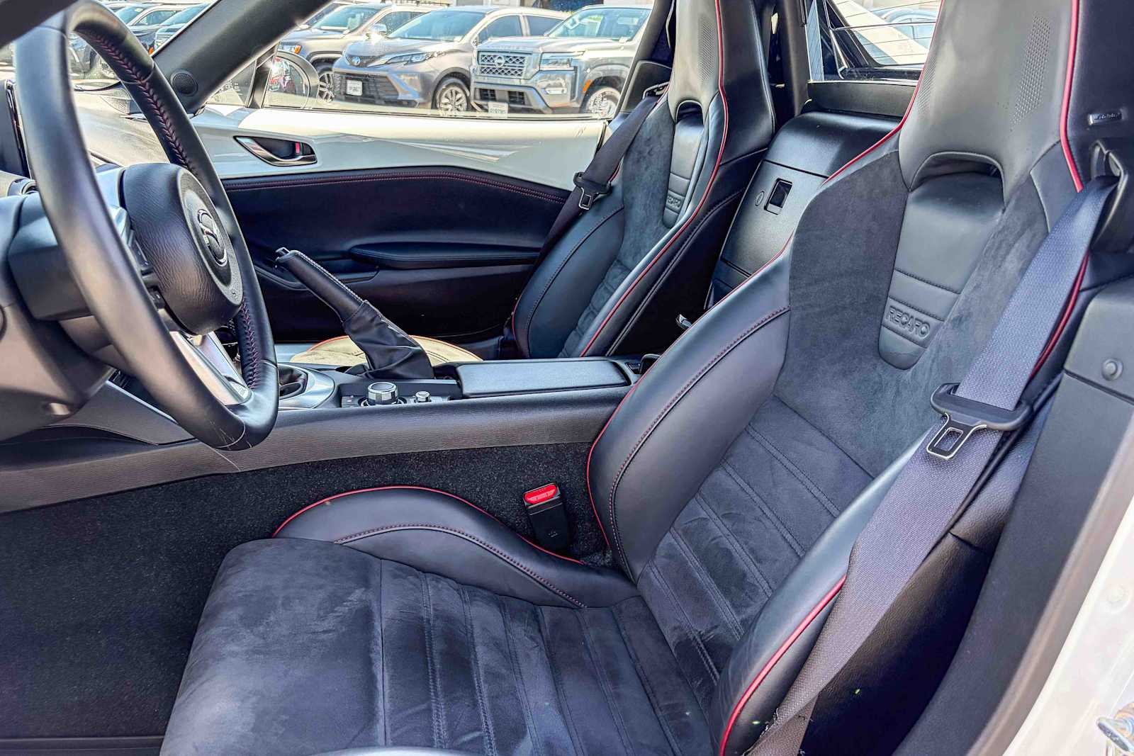 Thumbnail: 2019 Mazda MX-5 Miata - 16