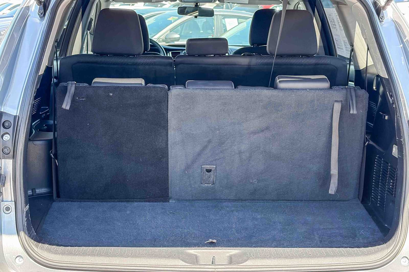 Thumbnail: 2015 Toyota Highlander - 27