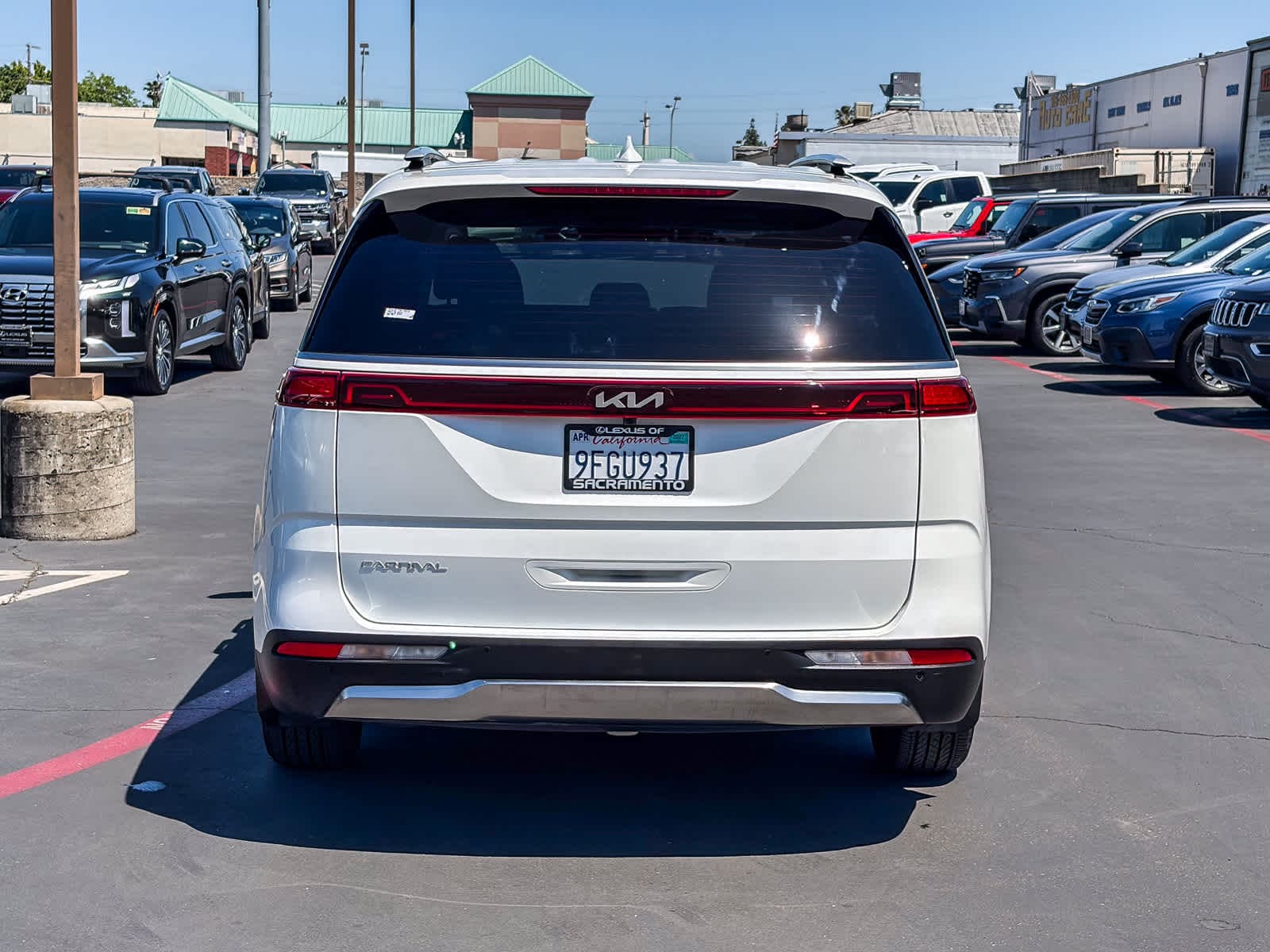 2023 Kia Carnival SX Prestige photo 2