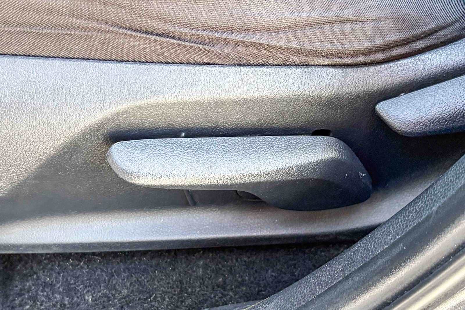 Thumbnail: 2019 Toyota RAV4 - 20