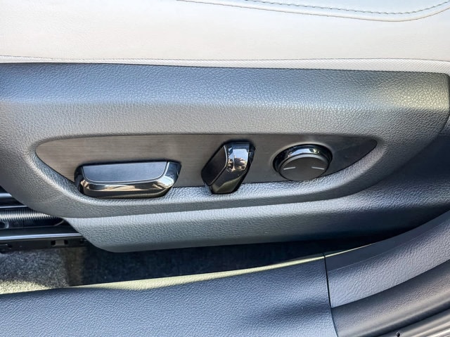 Thumbnail: 2026 Lexus UX - 23