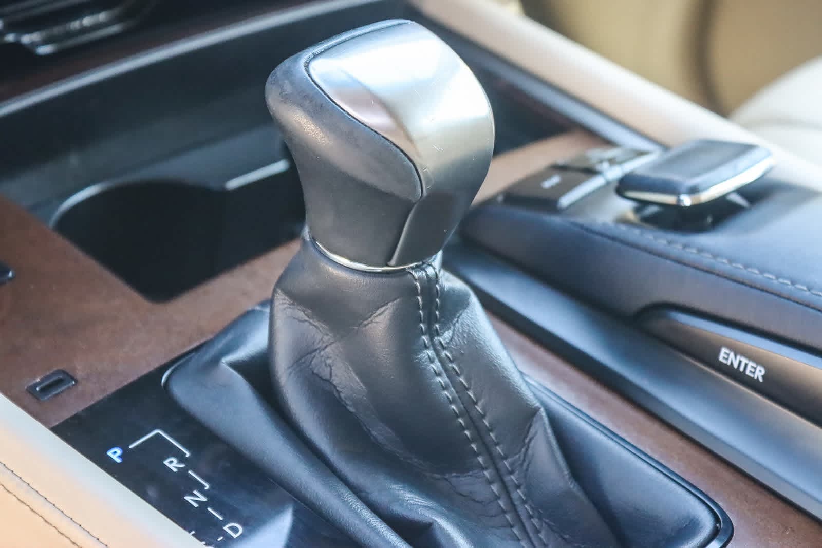 Thumbnail: 2016 Lexus LX - 19