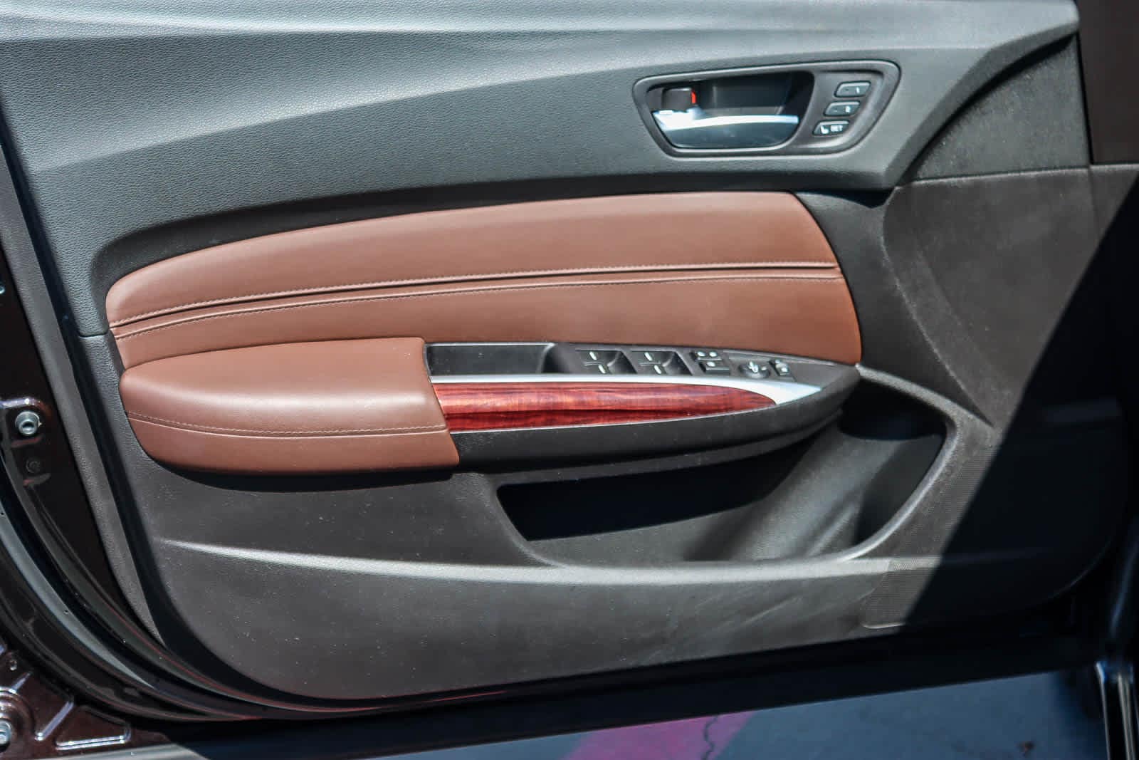 Thumbnail: 2015 Acura TLX - 20