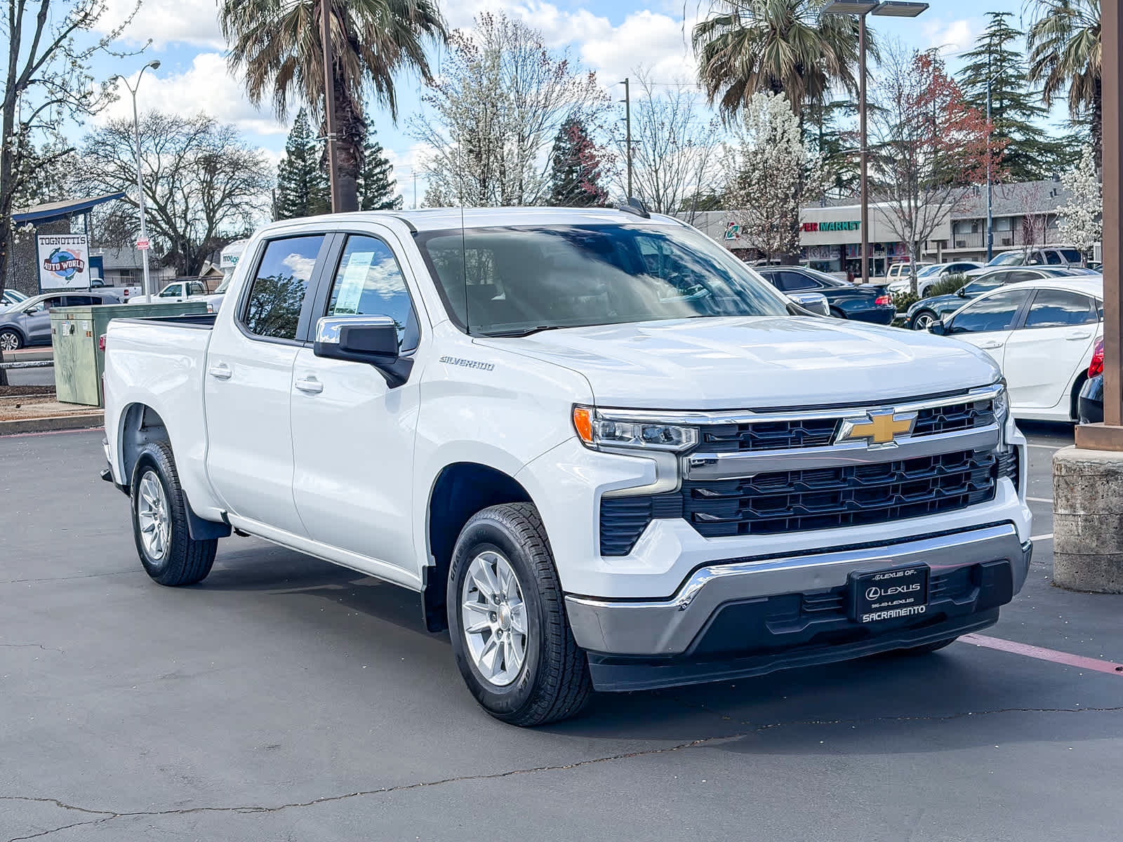 2025 Chevrolet Silverado 1500 LT w/1LT photo 4