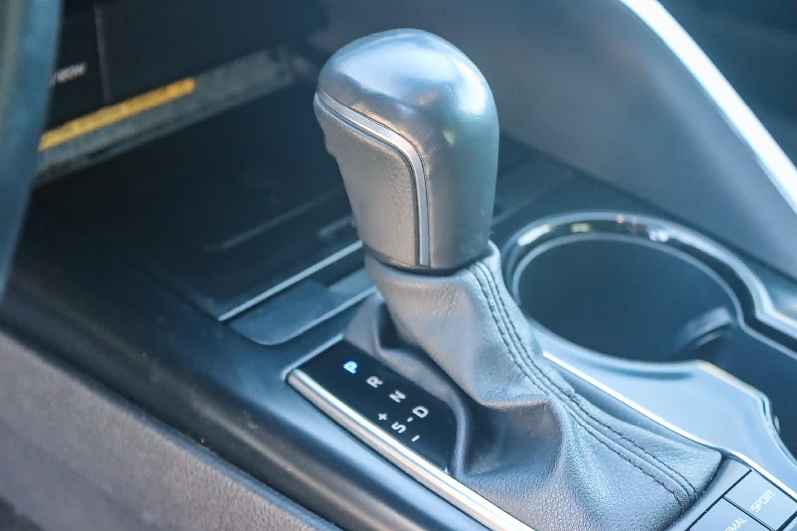 Thumbnail: 2020 Toyota Camry - 15