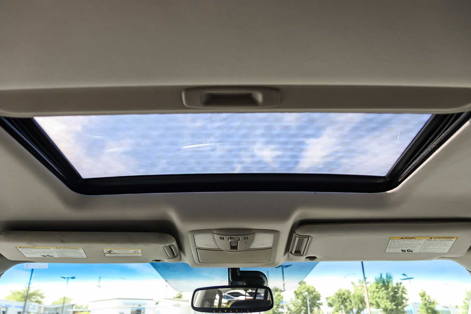 Thumbnail: 2011 INFINITI QX56 - 22
