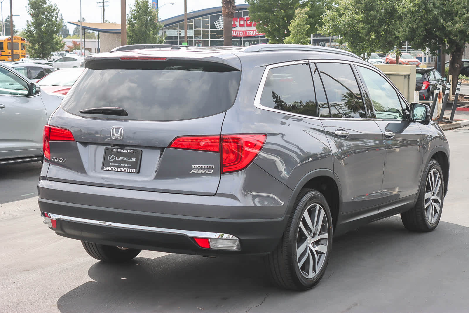 2016 Honda Pilot Touring photo 3