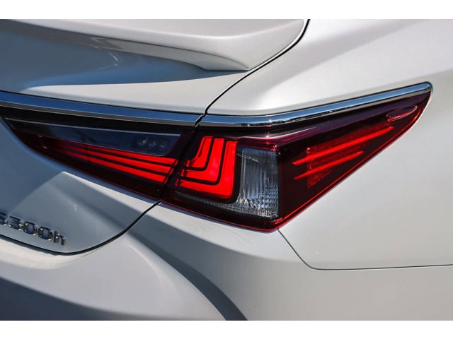 Thumbnail: 2025 Lexus ES - 8