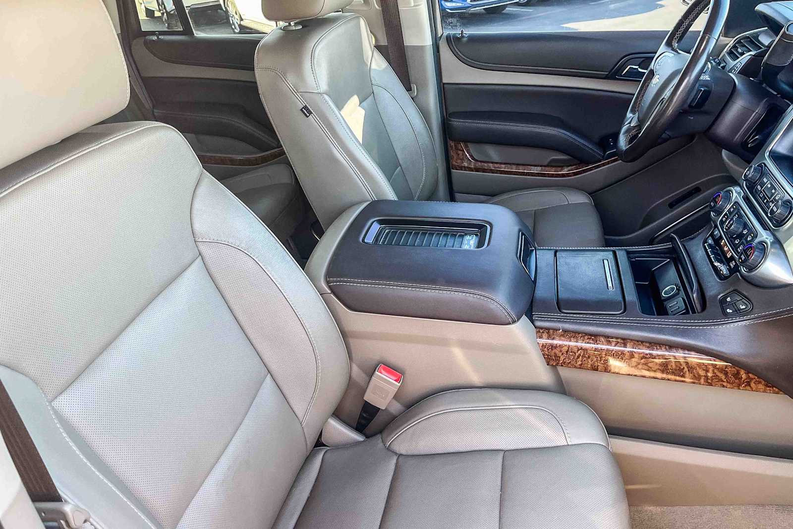 Thumbnail: 2019 Chevrolet Tahoe - 14