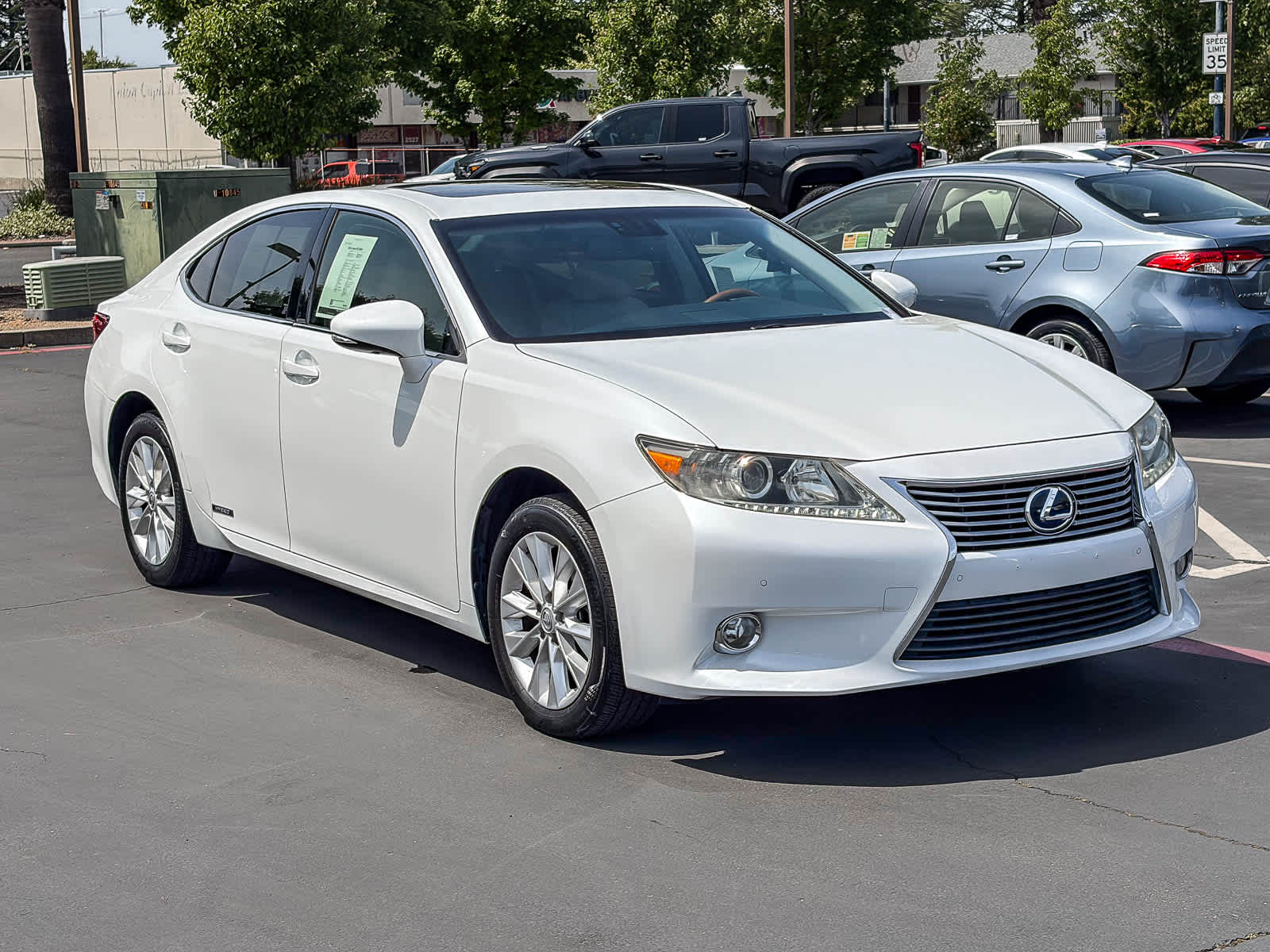 2013 LEXUS ES 300h photo 4