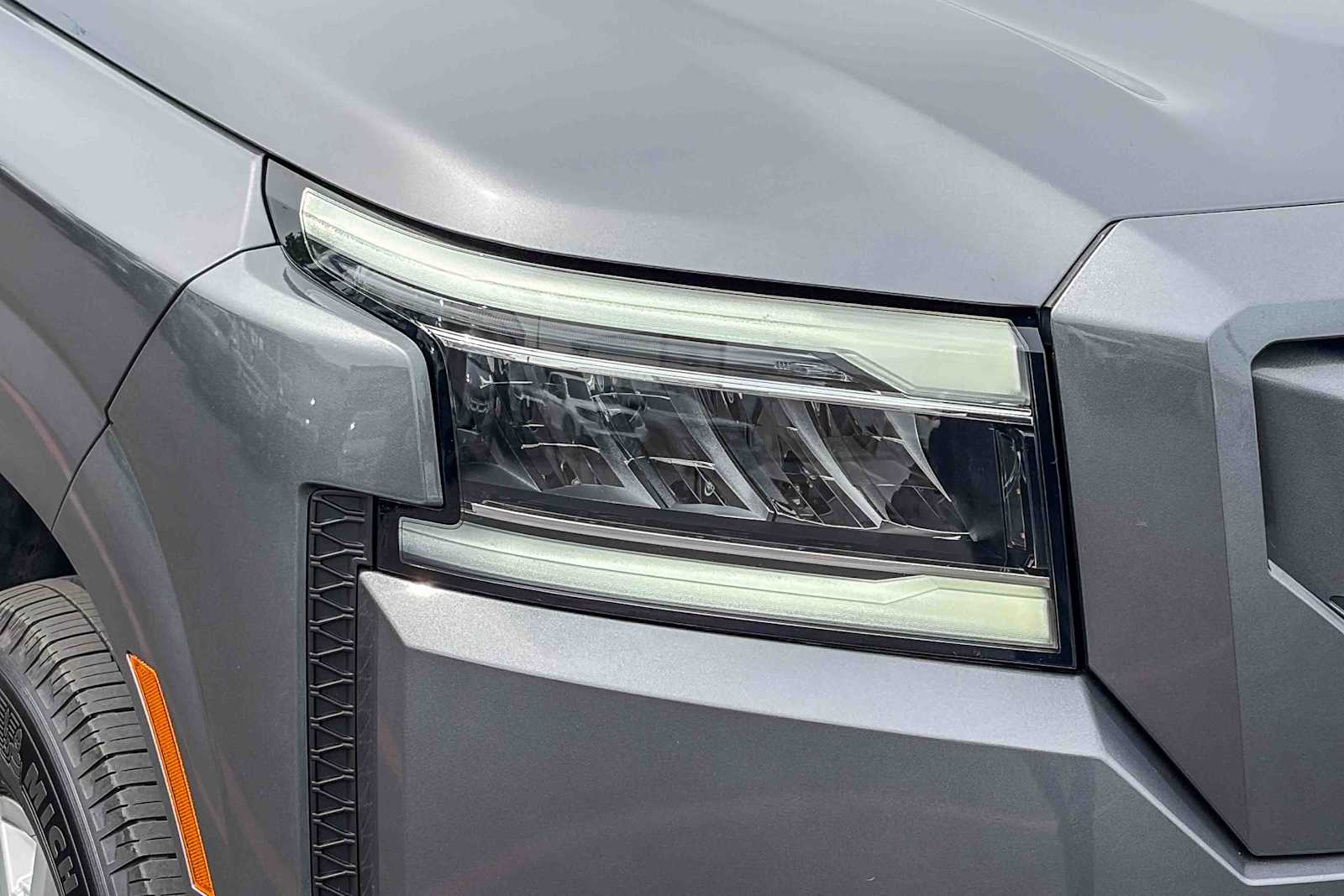 2023 Nissan Frontier SV photo 6