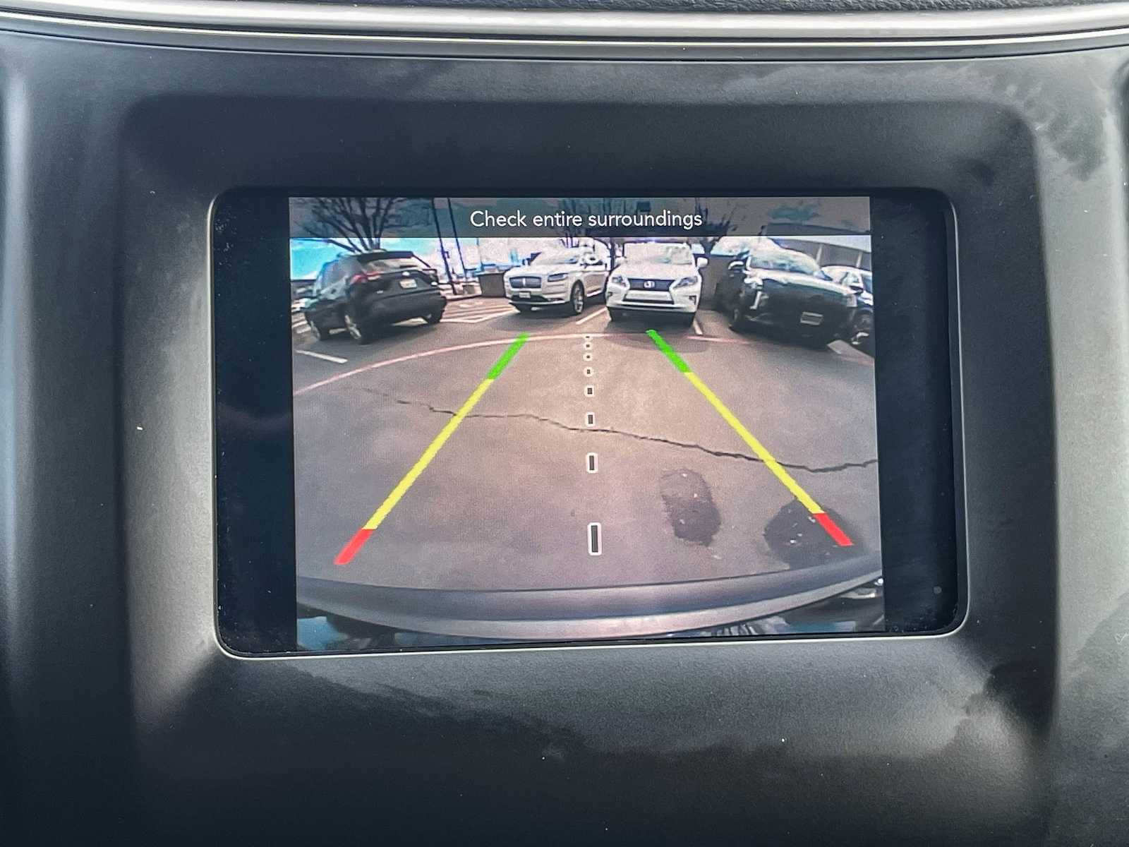 Thumbnail: 2019 Jeep Cherokee - 23