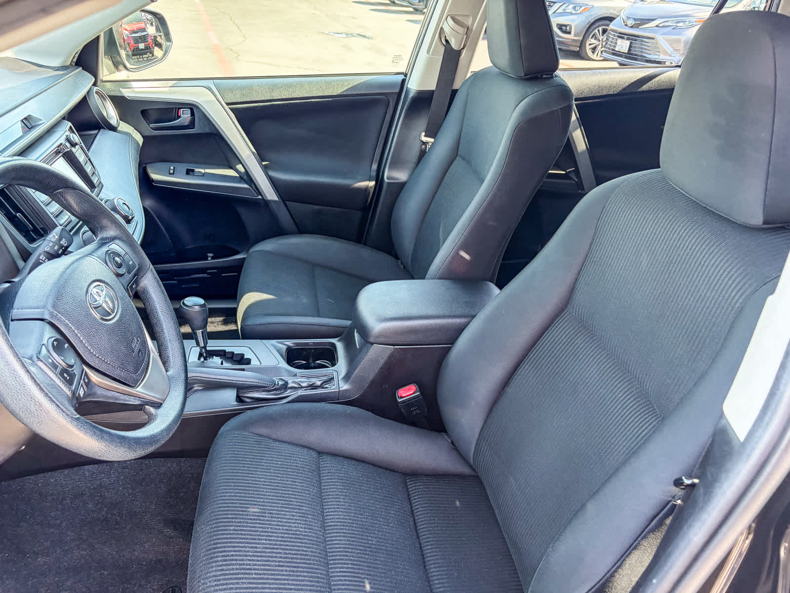 Thumbnail: 2017 Toyota RAV4 - 16