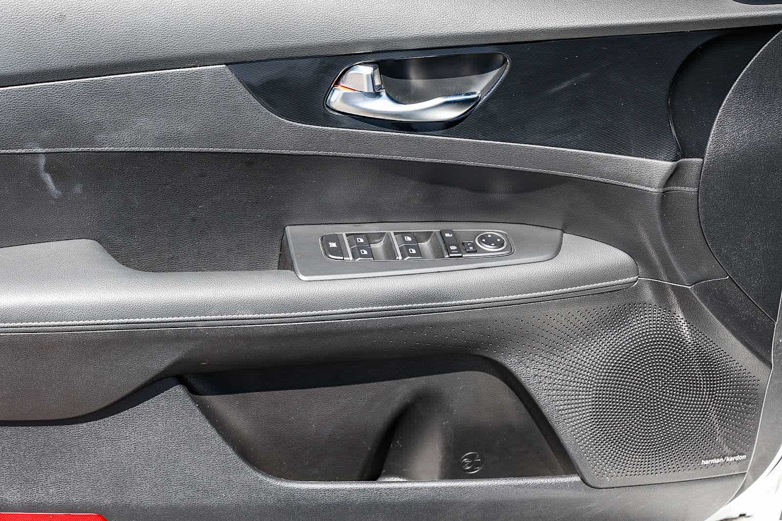 Thumbnail: 2023 Kia Forte - 40