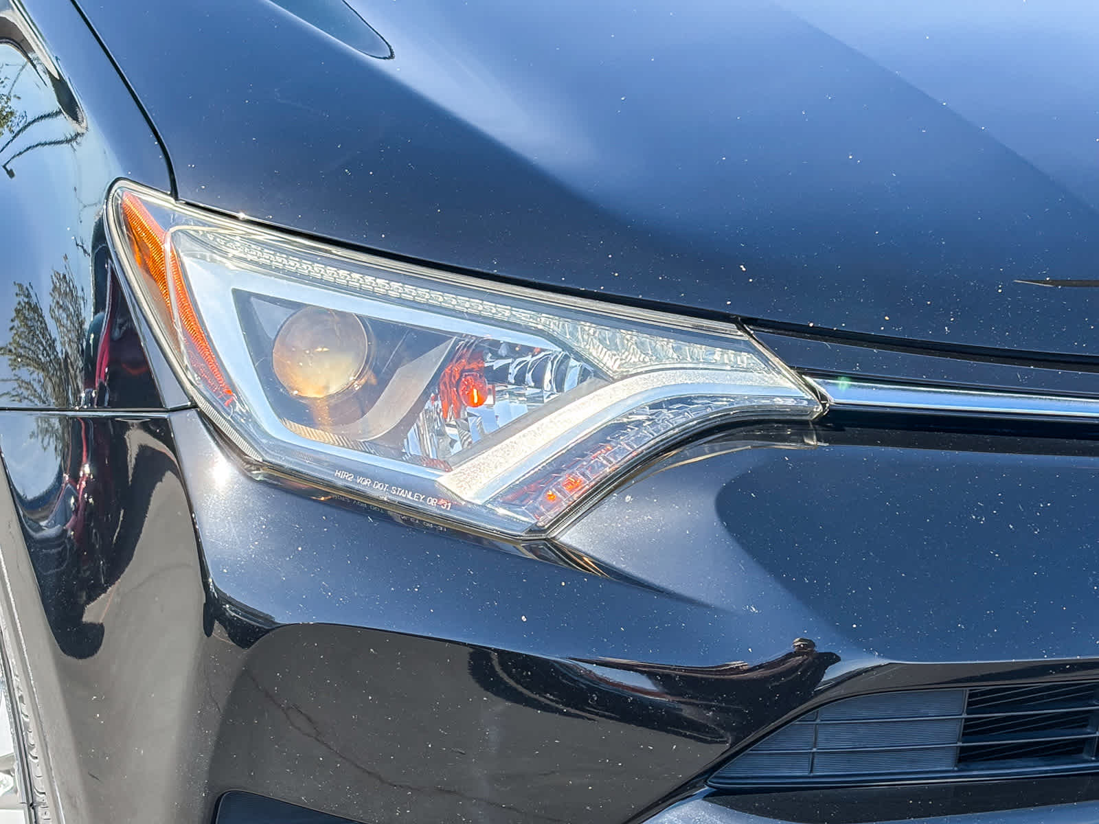 Thumbnail: 2017 Toyota RAV4 - 7