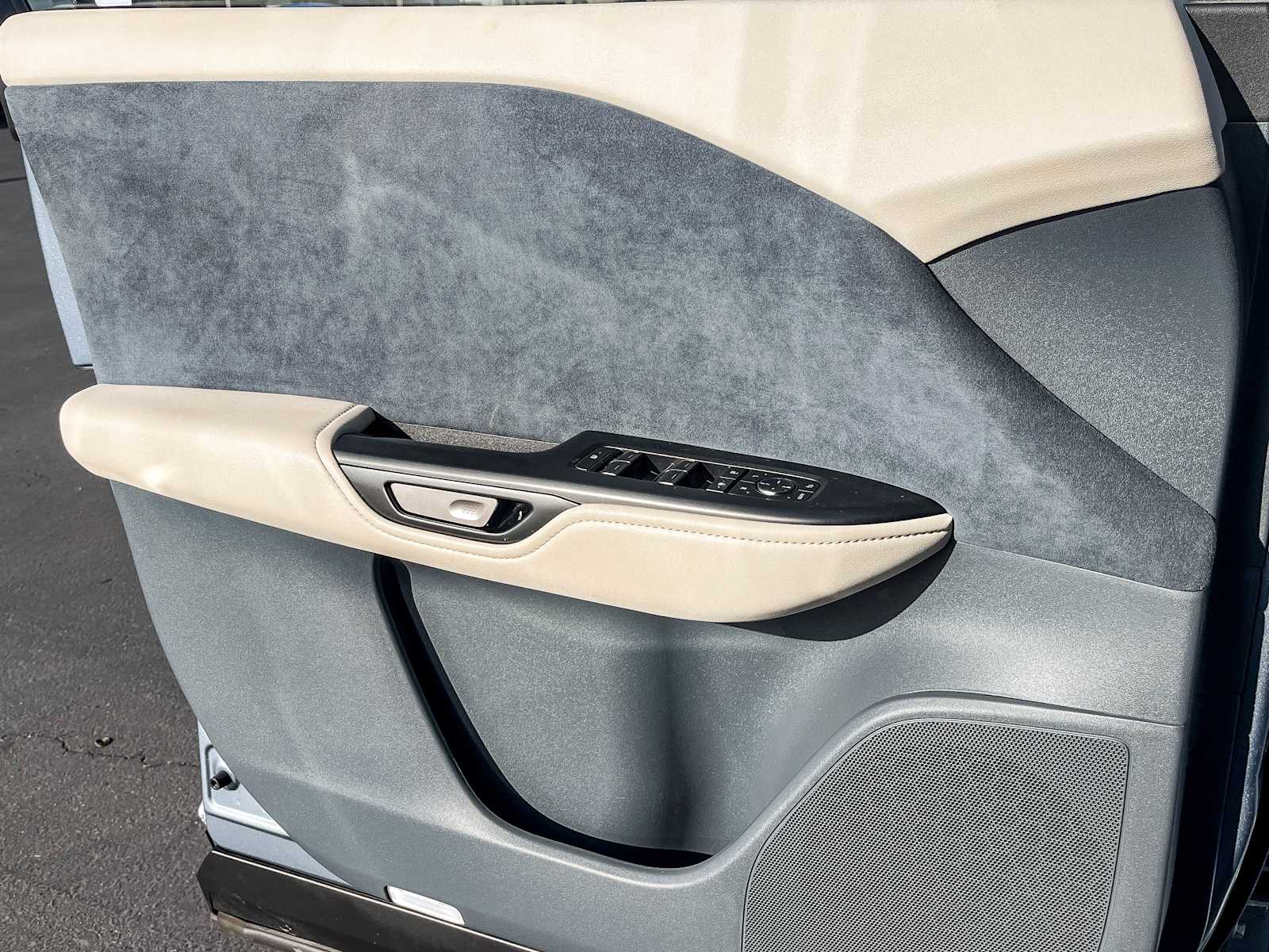 Thumbnail: 2023 Lexus RZ - 19