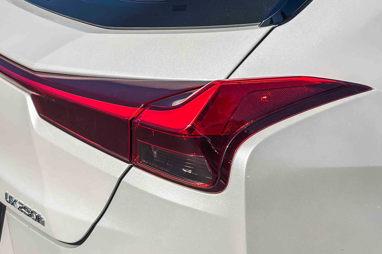 2020 LEXUS UX 250h photo 3