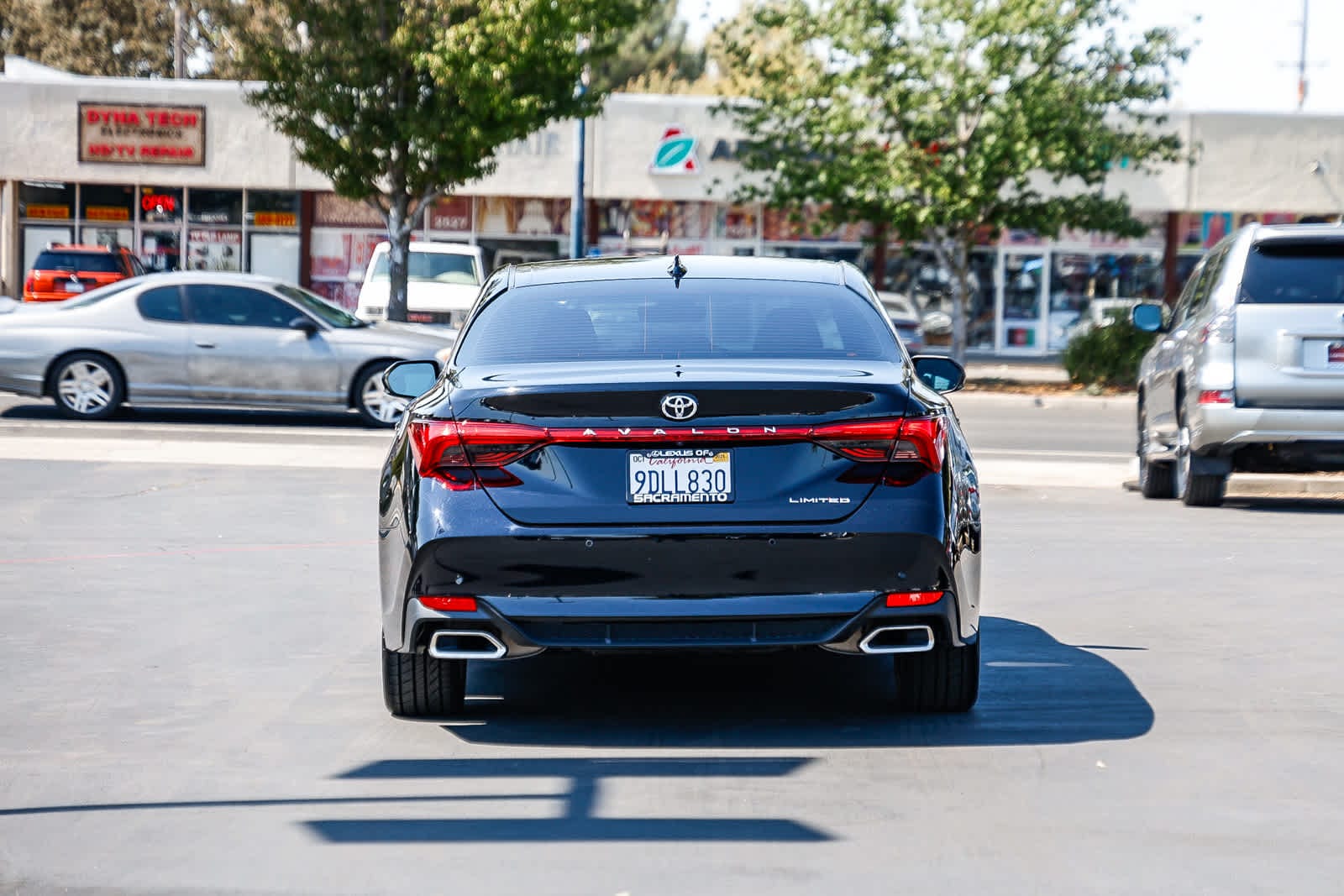 Thumbnail: 2022 Toyota Avalon - 3