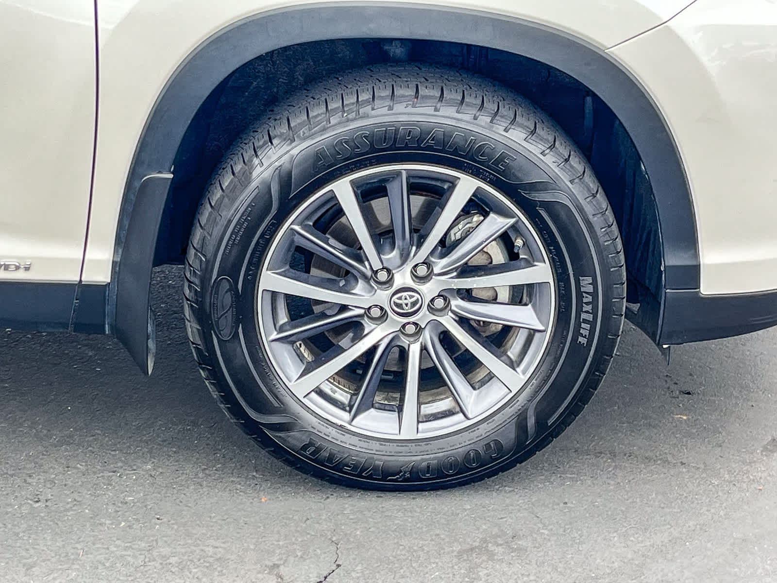 Thumbnail: 2019 Toyota Highlander - 9