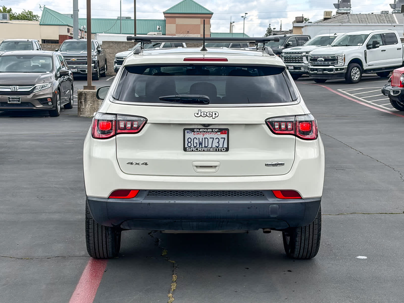 2018 Jeep Compass Latitude 4x4 photo 2