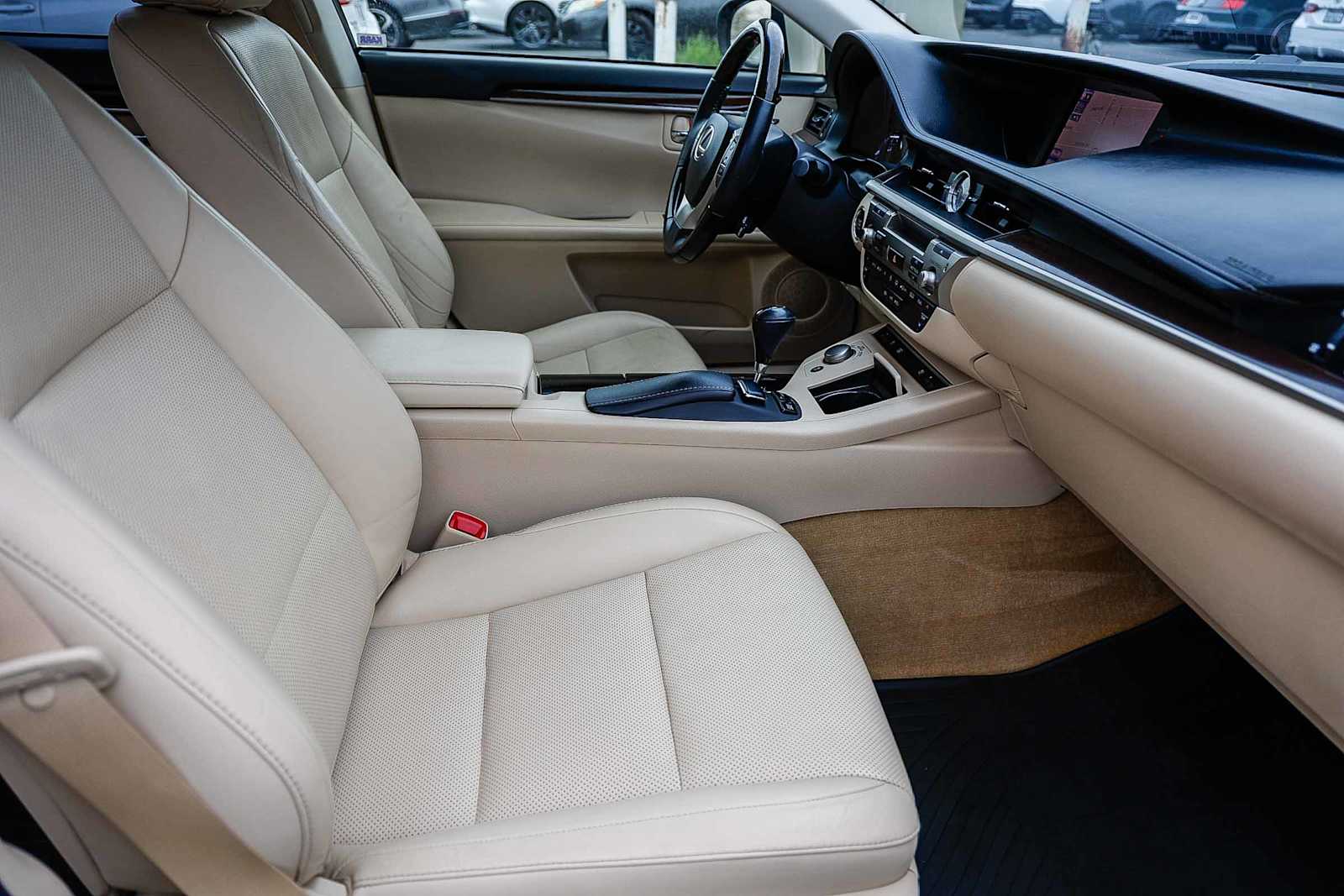 Thumbnail: 2013 Lexus ES - 17