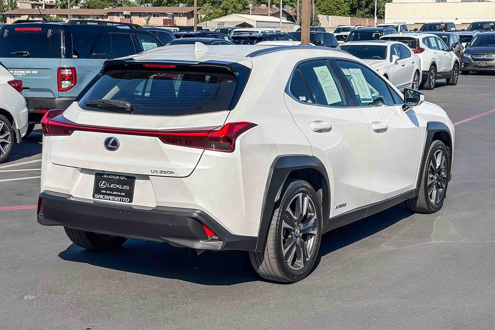 Thumbnail: 2020 Lexus UX - 4