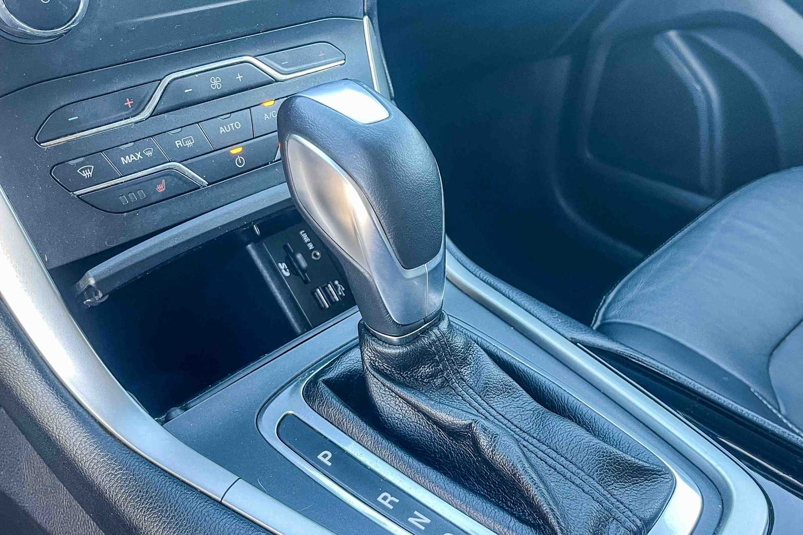 Thumbnail: 2015 Ford Edge - 18