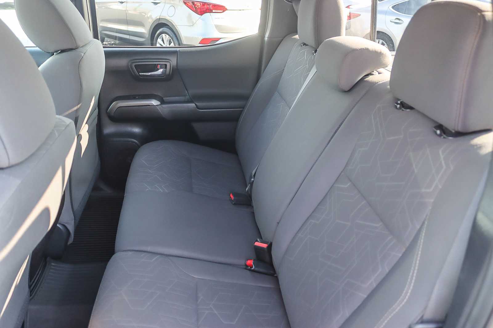 Thumbnail: 2016 Toyota Tacoma - 18