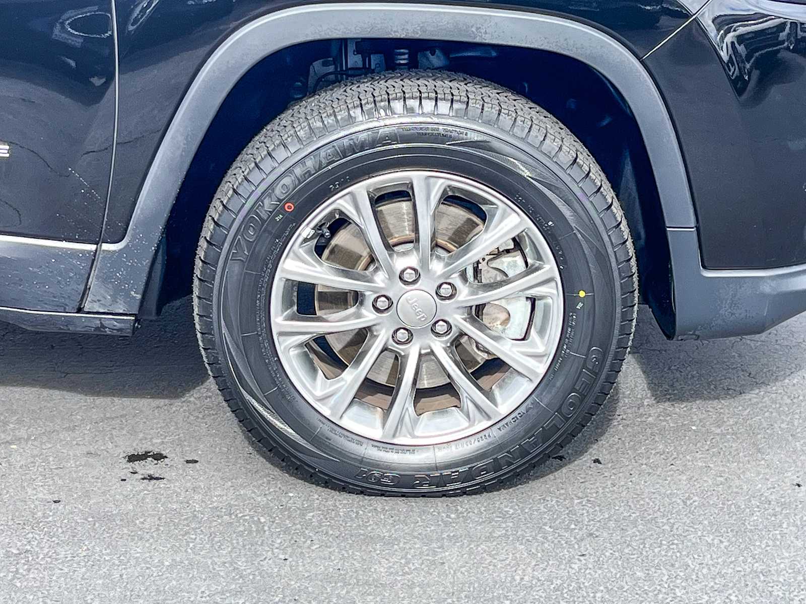 Thumbnail: 2019 Jeep Cherokee - 9