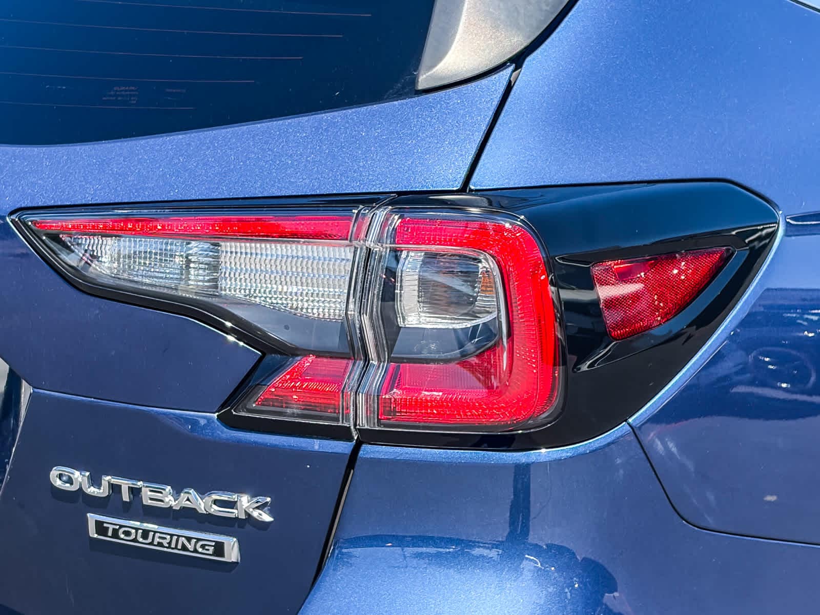 2020 Subaru Outback Touring photo 3