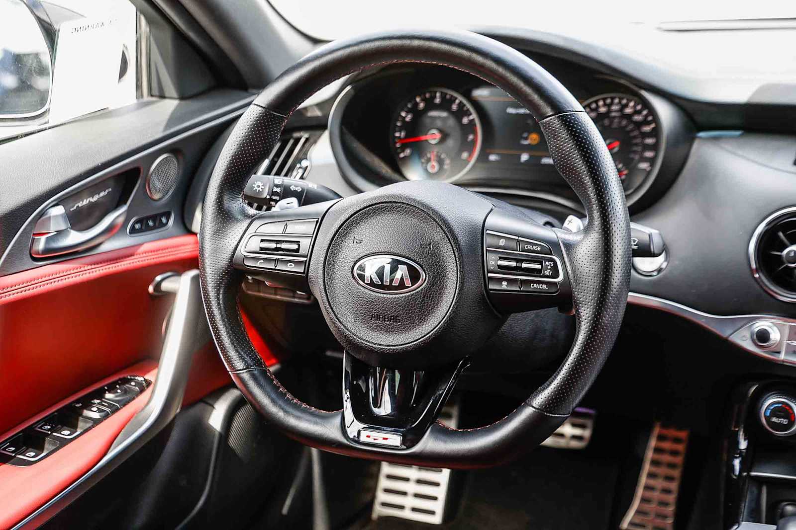 Thumbnail: 2020 Kia Stinger - 14