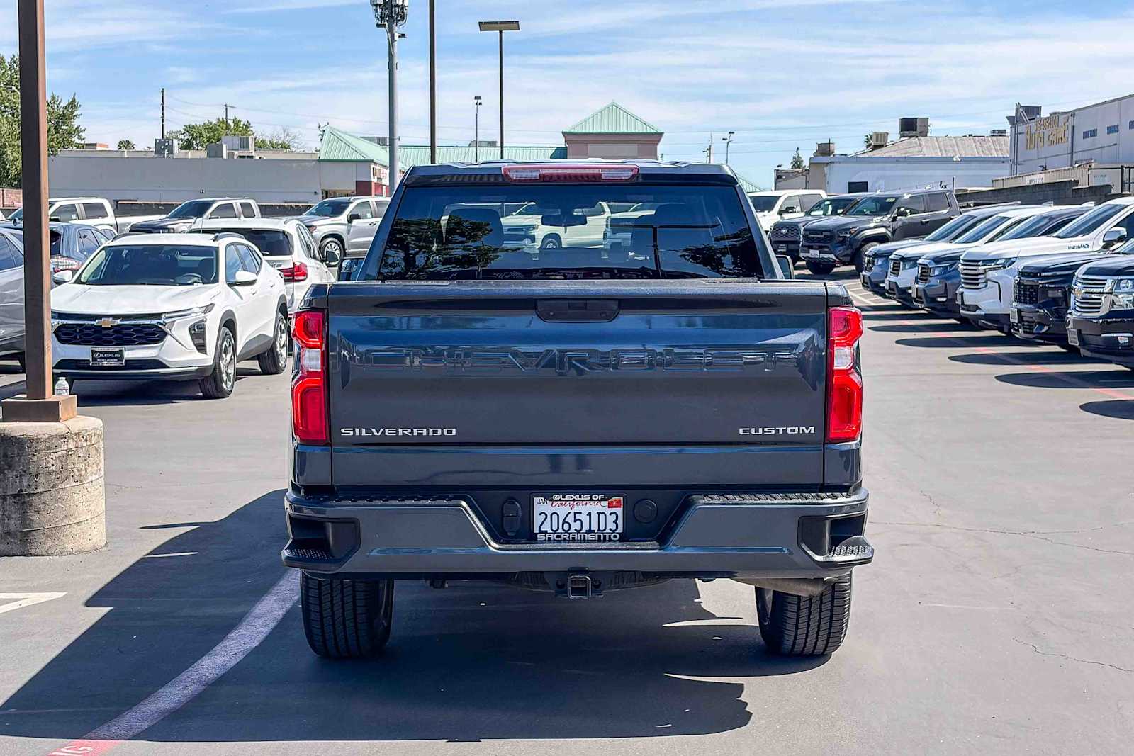 2021 Chevrolet Silverado 1500 Custom photo 2