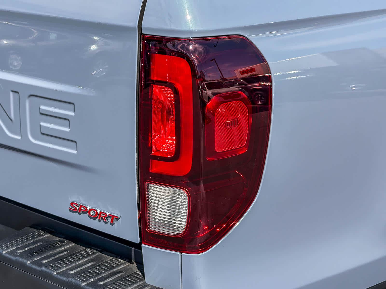 2024 Honda Ridgeline Sport photo 3