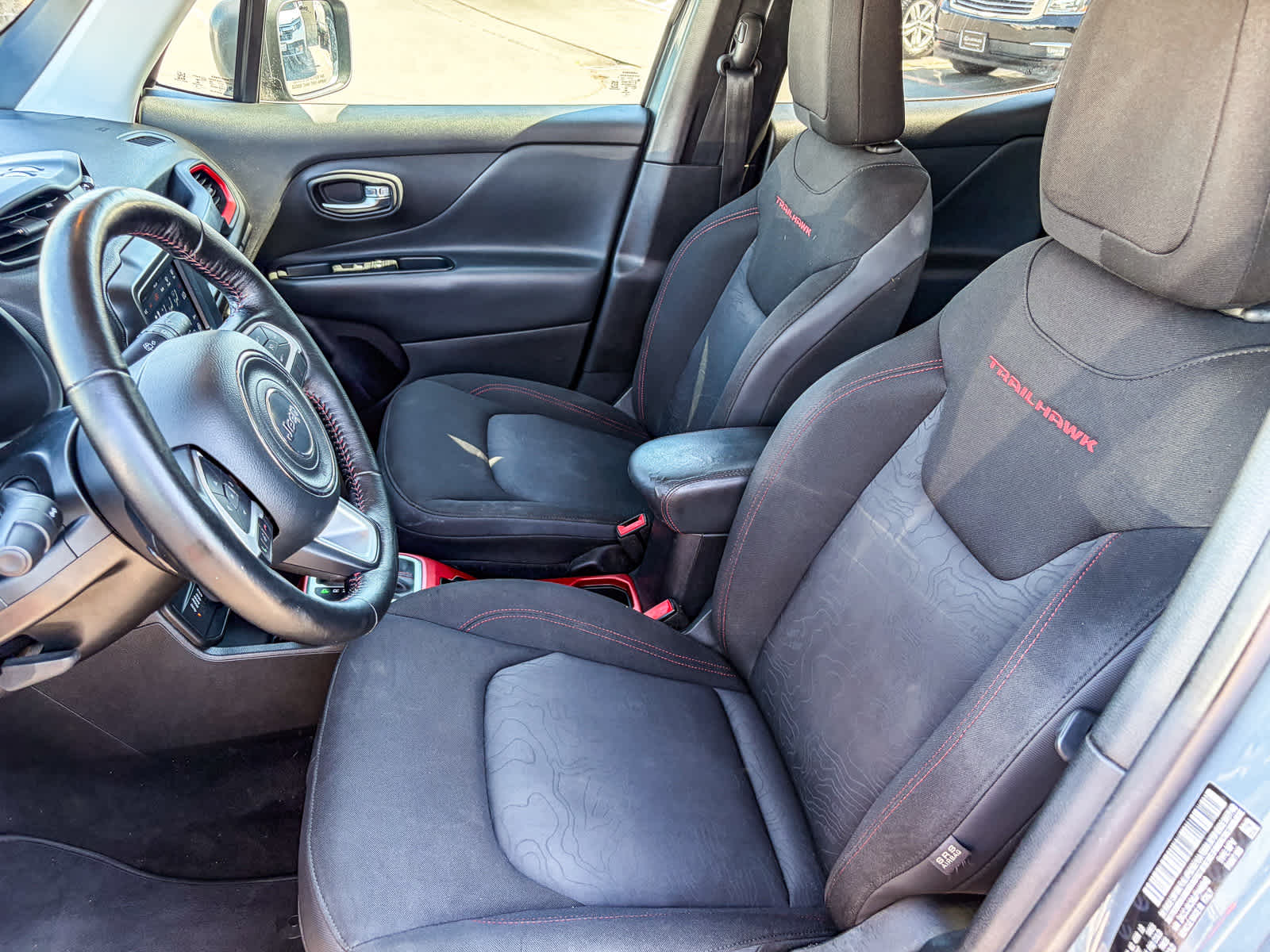 Thumbnail: 2018 Jeep Renegade - 16