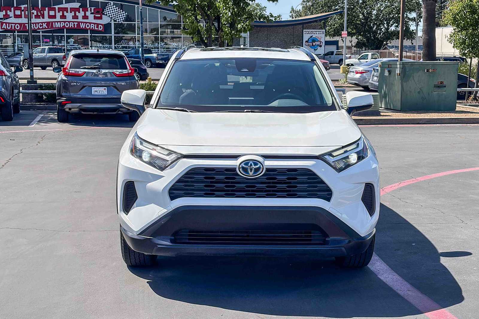 2022 Toyota RAV4 Hybrid XLE photo 5
