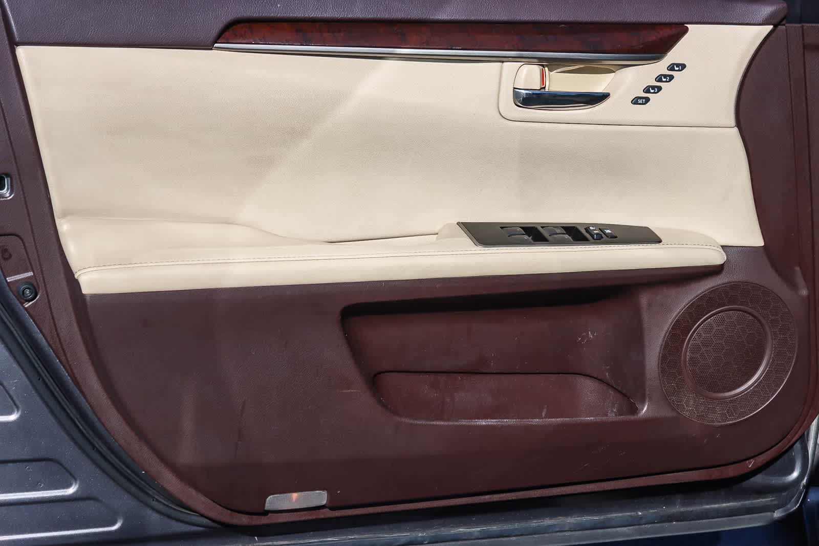 Thumbnail: 2017 Lexus ES - 20