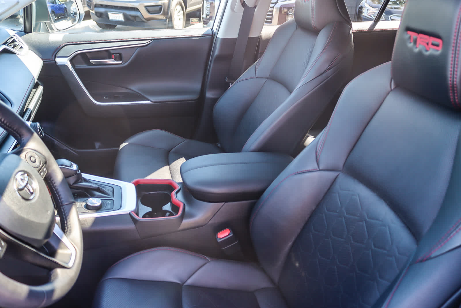 Thumbnail: 2021 Toyota RAV4 - 17