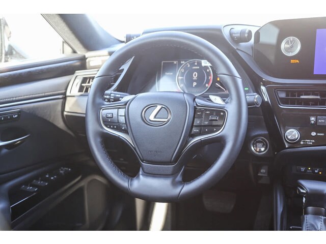 Thumbnail: 2024 Lexus ES - 16